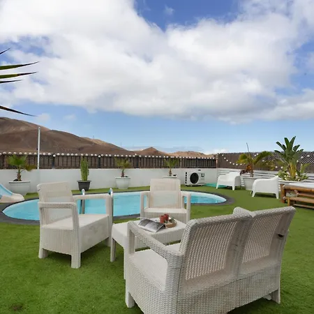 La Casa Del Volcano Pool * コラレホ